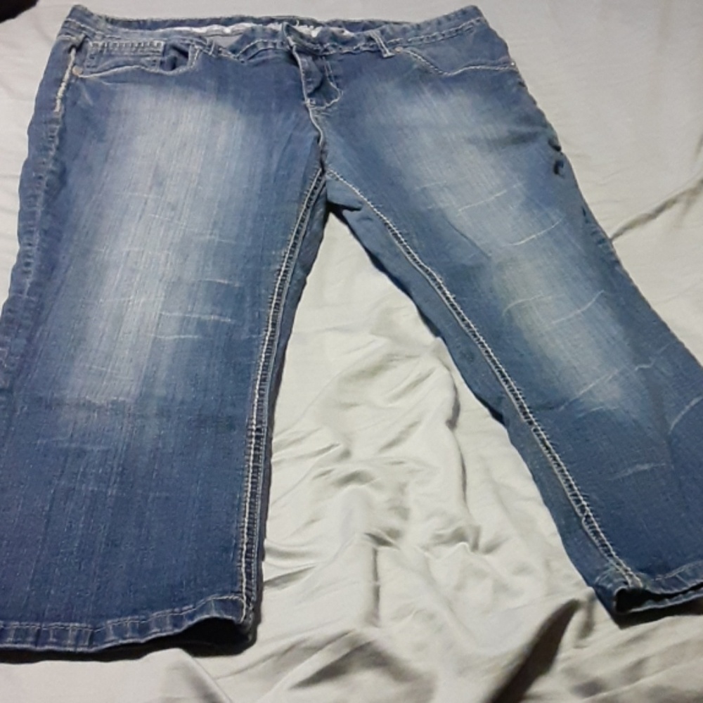 Maurices Capris